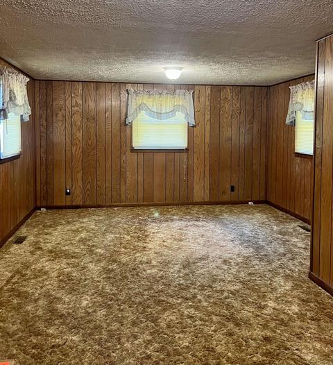 1107 W Warren St, Mitchell, IN 47446 photo 3