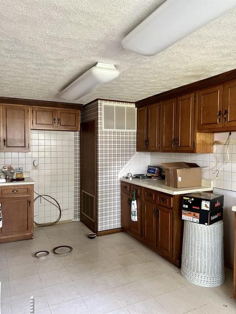 1107 W Warren St, Mitchell, IN 47446 photo 11