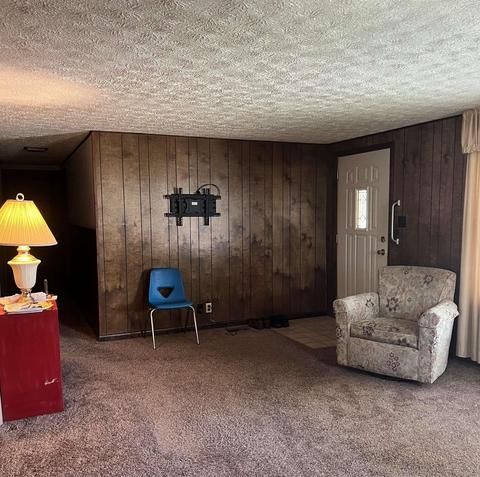 1107 W Warren St, Mitchell, IN 47446 photo 2