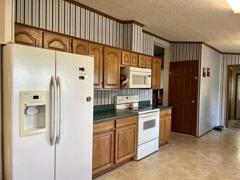 877 Parks Addition Rd, Mitchell, IN 47446 photo 4