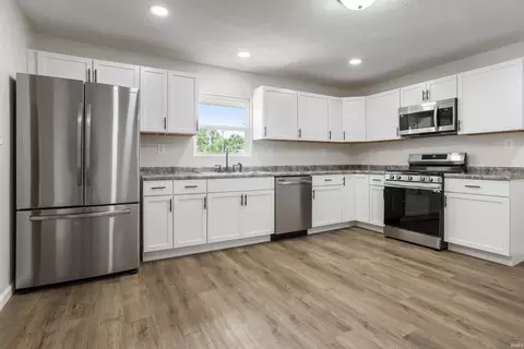 205 E 4th St, Monon, IN 47959 photo 4