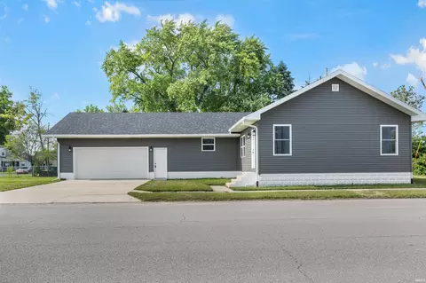 205 E 4th St, Monon, IN 47959 photo 2