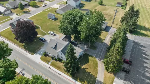 232 E Albion St, Avilla, IN 46710 photo 3