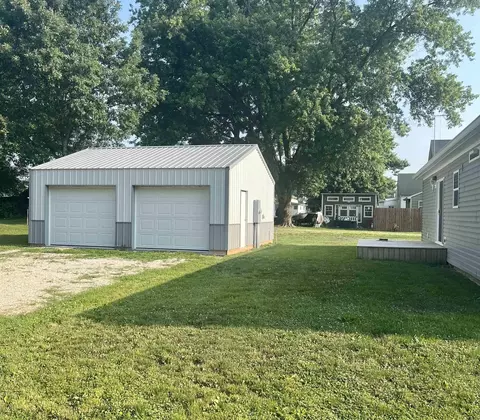 994 S 9th St, Mitchell, IN 47446 photo 5