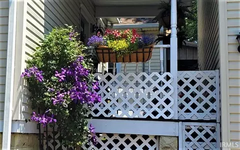 601 E Vantrees St, Washington, IN 47501 photo 5