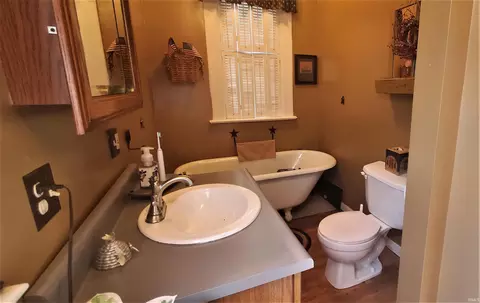 601 E Vantrees St, Washington, IN 47501 photo 11