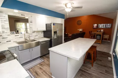503 E 11th St, Brookston, IN 47923 photo 10