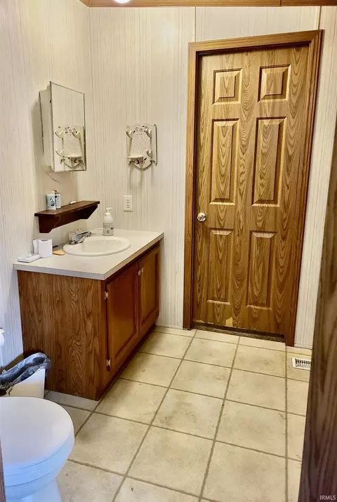 502 E 12th St, Fairmount, IN 46928 photo 13