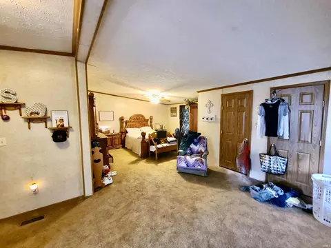 502 E 12th St, Fairmount, IN 46928 photo 8