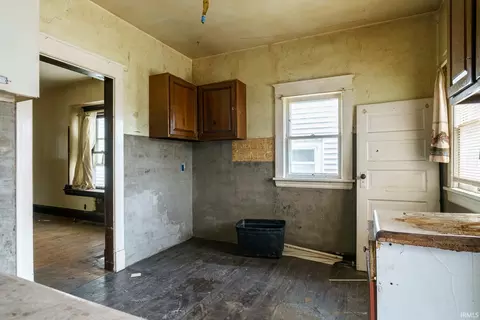 406 E Bowman St, South Bend, IN 46613 photo 9