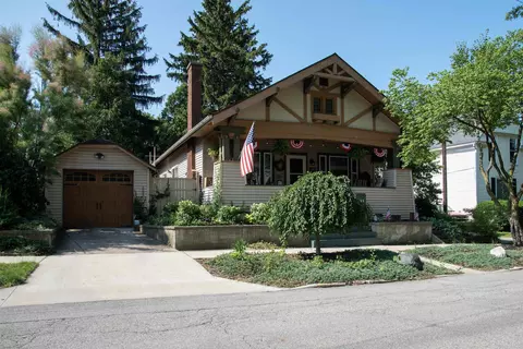 211 E Houston St, Garrett, IN 46738 photo 2