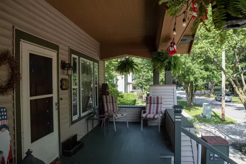 211 E Houston St, Garrett, IN 46738 photo 6