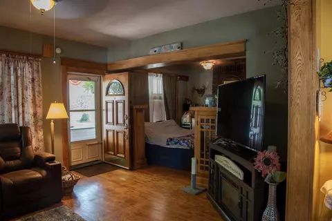 211 E Houston St, Garrett, IN 46738 photo 7