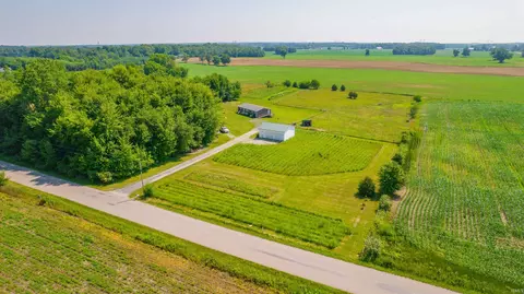 8312 S 400 E, Claypool, IN 46510 photo 2