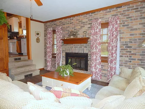 205 E Silver St, Bluffton, IN 46714 photo 10