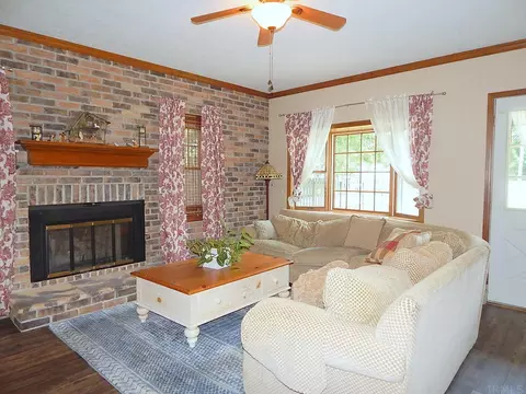 205 E Silver St, Bluffton, IN 46714 photo 11