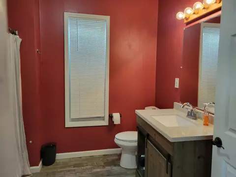 109 E 15th St, Auburn, IN 46706 photo 9