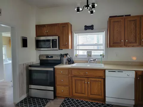 109 E 15th St, Auburn, IN 46706 photo 6