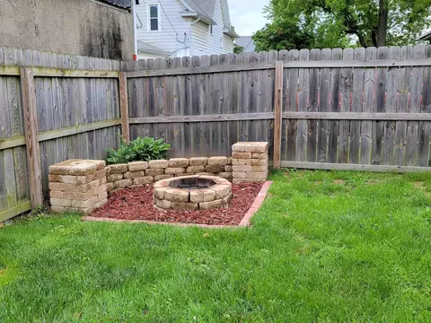 109 E 15th St, Auburn, IN 46706 photo 17
