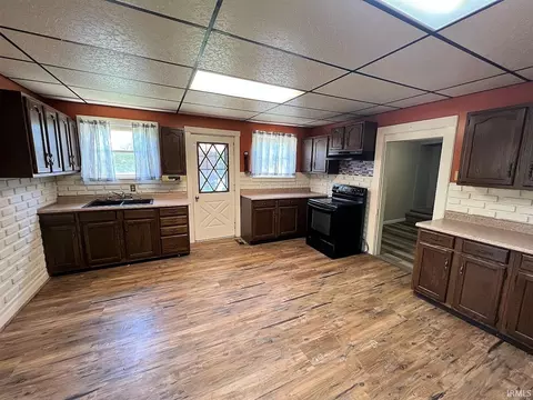 902 Mill St, Jasper, IN 47546 photo 4
