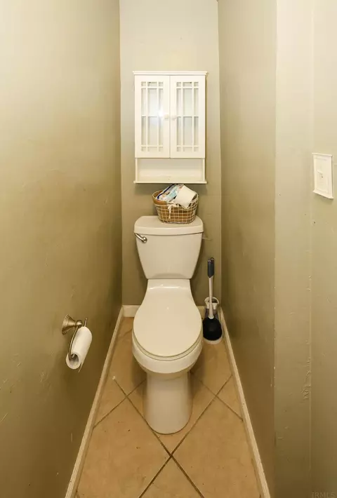 300 E High St, Garrett, IN 46738 photo 17