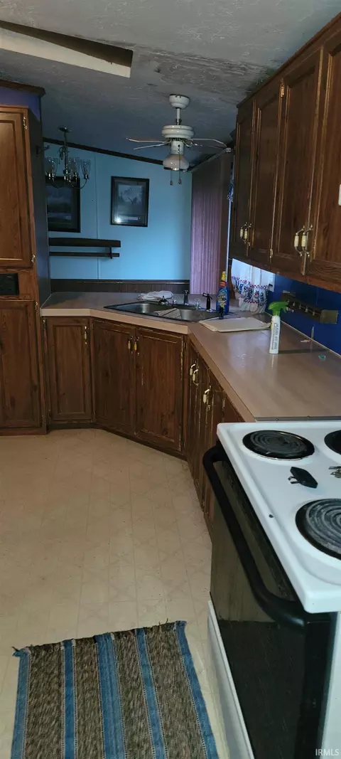 305 S Mill St, Hazleton, IN 47640 photo 7