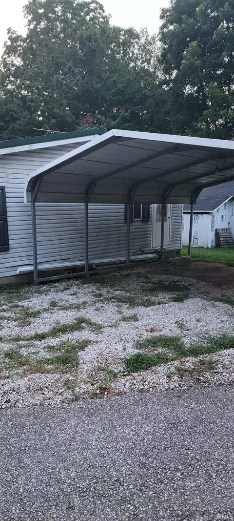 305 S Mill St, Hazleton, IN 47640 photo 2