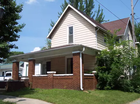 202 E Main St, Syracuse, IN 46567 photo 2