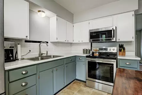 925 E Buchanan Dr, Plainfield, IN 46168 photo 9