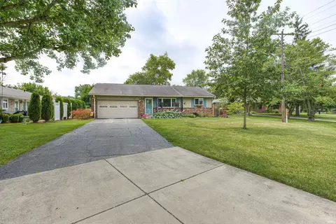 925 E Buchanan Dr, Plainfield, IN 46168 photo 1