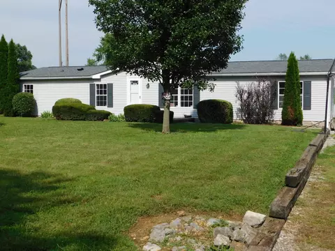 4112 Smith Dr, Bedford, IN 47421 photo 3