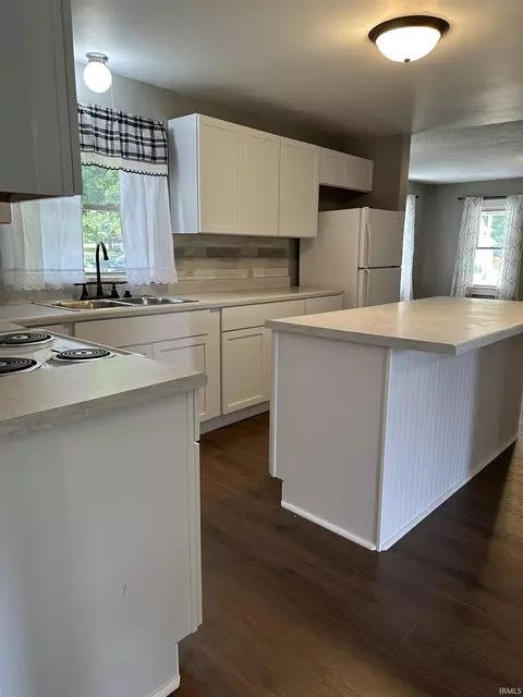 210 N Mountain St, Lagrange, IN 46761 photo 5