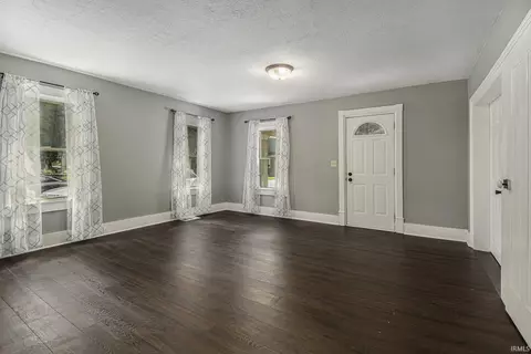210 N Mountain St, Lagrange, IN 46761 photo 3