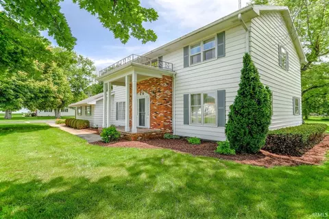 503 E 5th St, Monon, IN 47959 photo 2