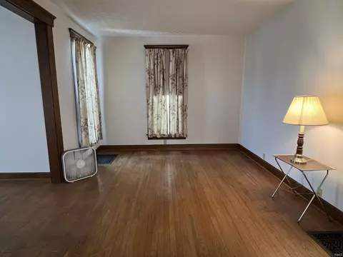 207 E 6th St, Peru, IN 46970 photo 9