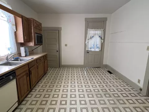 207 E 6th St, Peru, IN 46970 photo 6