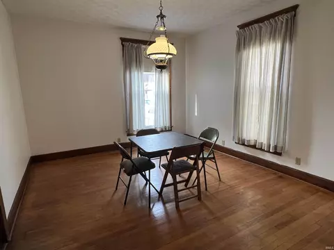 207 E 6th St, Peru, IN 46970 photo 5
