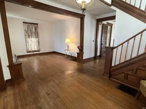 207 E 6th St, Peru, IN 46970 photo 3