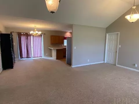40 Easy St, Mitchell, IN 47446 photo 2