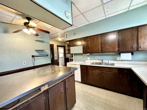 215 E 9th St, Jasper, IN 47546 photo 8