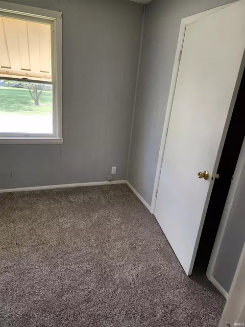 818 S Main St, Bicknell, IN 47512 photo 6
