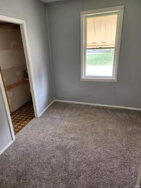 818 S Main St, Bicknell, IN 47512 photo 5