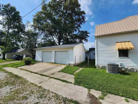 818 S Main St, Bicknell, IN 47512 photo 11