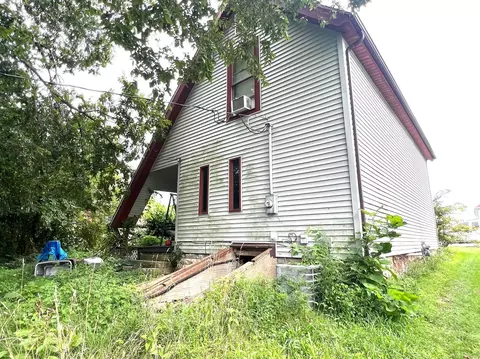 1307 4th St, Bedford, IN 47421 photo 4