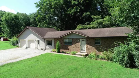 270 E 36th St, Jasper, IN 47546 photo 3