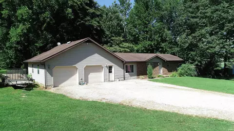 270 E 36th St, Jasper, IN 47546 photo 2