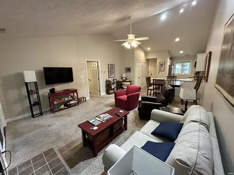 1851 Eagle Bay Dr, Bloomington, IN 47401 photo 3