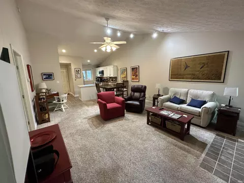 1851 Eagle Bay Dr, Bloomington, IN 47401 photo 4