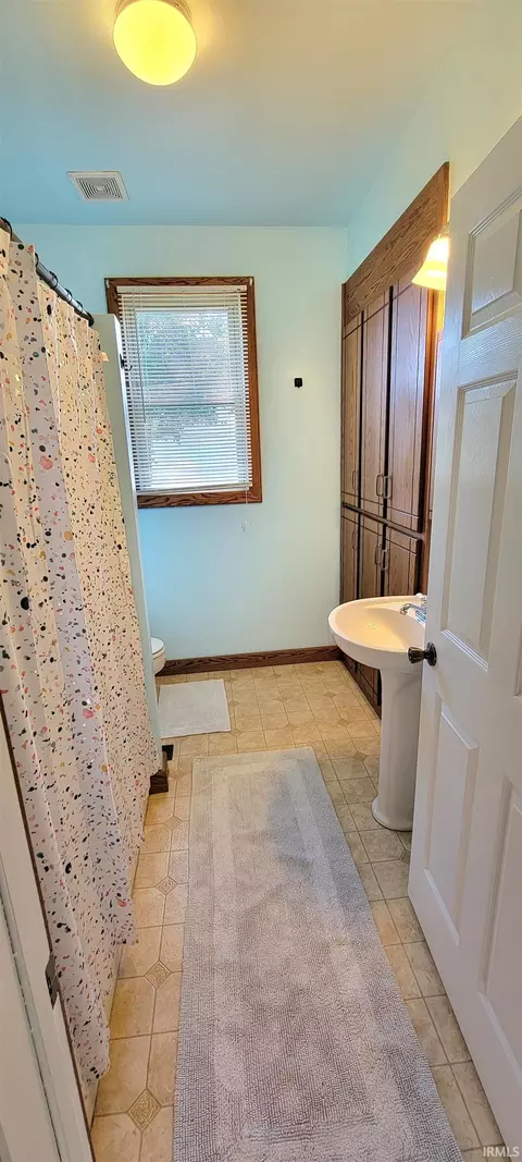 1107 E Walnut St, Washington, IN 47501 photo 19