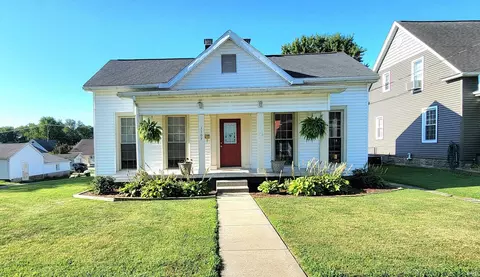 1107 E Walnut St, Washington, IN 47501 photo 1